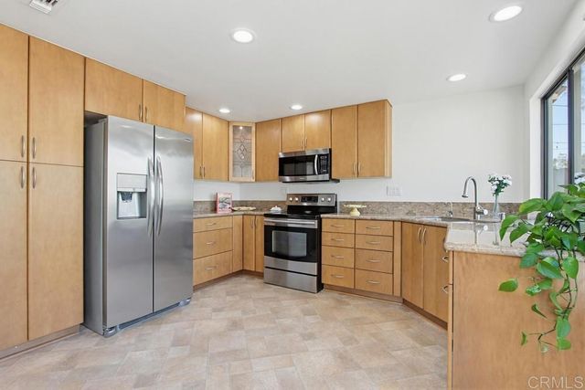 2020 Coolngreen Lane, Encinitas, CA 92024