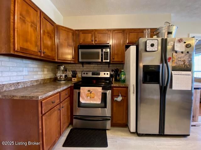 105 Springhill Dr, Bardstown, KY 40004