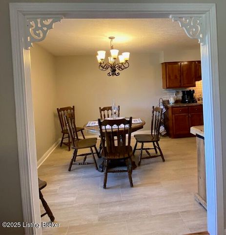 105 Springhill Dr, Bardstown, KY 40004