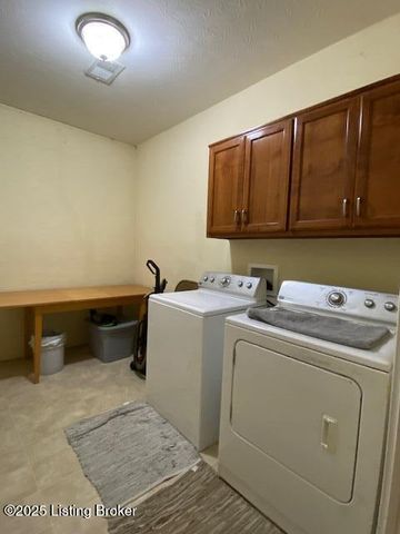 105 Springhill Dr, Bardstown, KY 40004