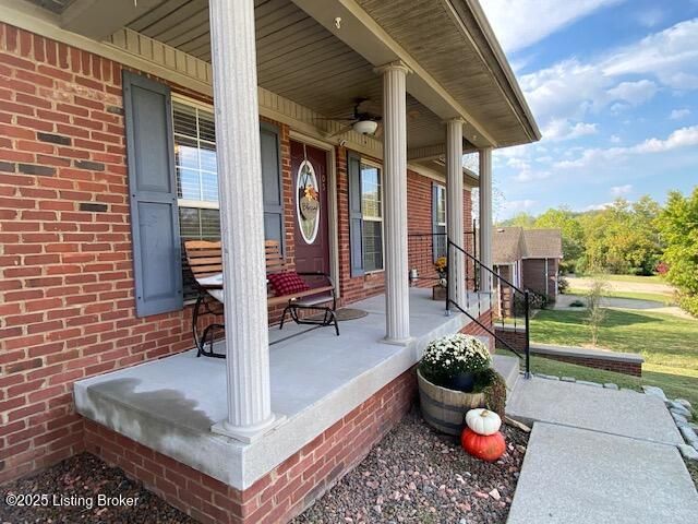 105 Springhill Dr, Bardstown, KY 40004