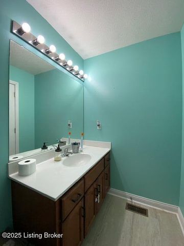 105 Springhill Dr, Bardstown, KY 40004