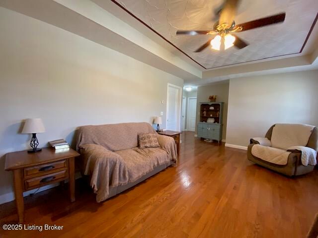 105 Springhill Dr, Bardstown, KY 40004