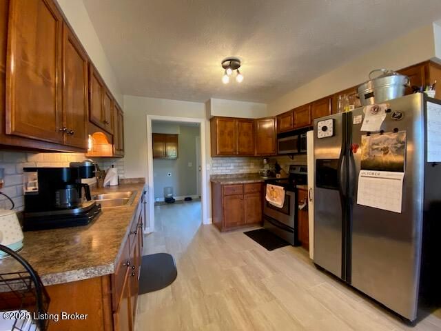 105 Springhill Dr, Bardstown, KY 40004