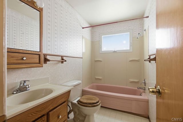 108 Everingham Court, Onondaga, NY 13205