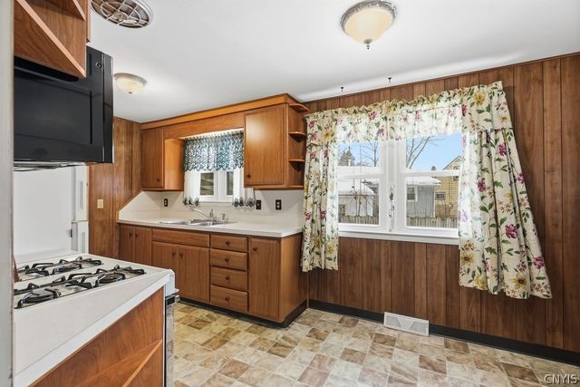 108 Everingham Court, Onondaga, NY 13205