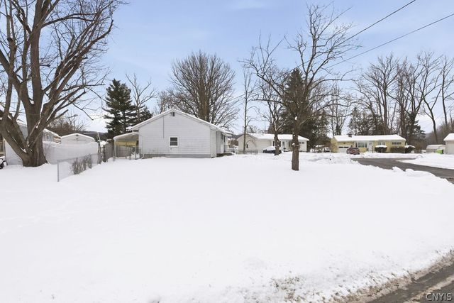 108 Everingham Court, Onondaga, NY 13205