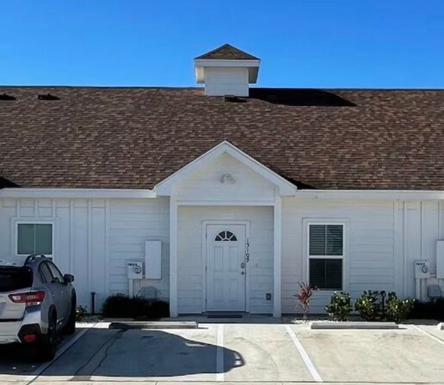 15109 Kokomo Dr, Corpus Christi, TX 78418