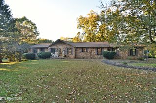 907 N Briarcliff Circle, Maryville, TN 37803