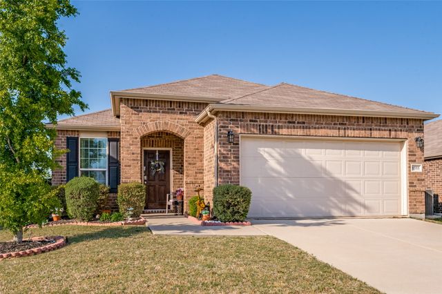 1333 Vernon Drive, Aubrey, TX 76227