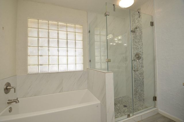 2711 Williamsburg Drive, Dickinson, TX 77539