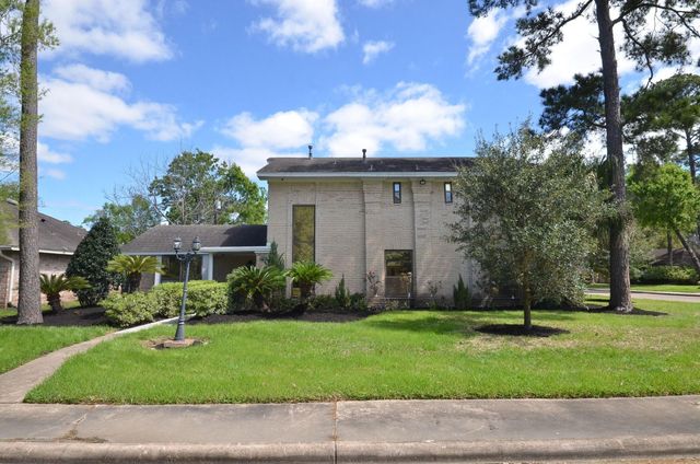 2711 Williamsburg Drive, Dickinson, TX 77539