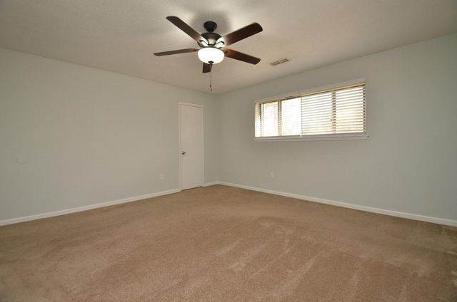 2711 Williamsburg Drive, Dickinson, TX 77539