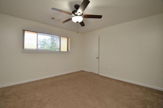 2711 Williamsburg Drive, Dickinson, TX 77539