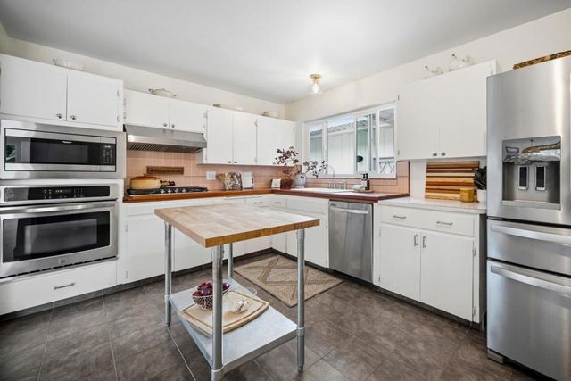 516 College Drive, Salinas, CA 93901