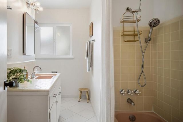 516 College Drive, Salinas, CA 93901