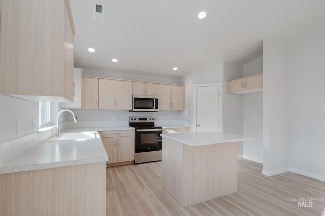 3451 E Red Maple Ct, Nampa, ID 83686