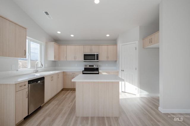 3451 E Red Maple Ct, Nampa, ID 83686