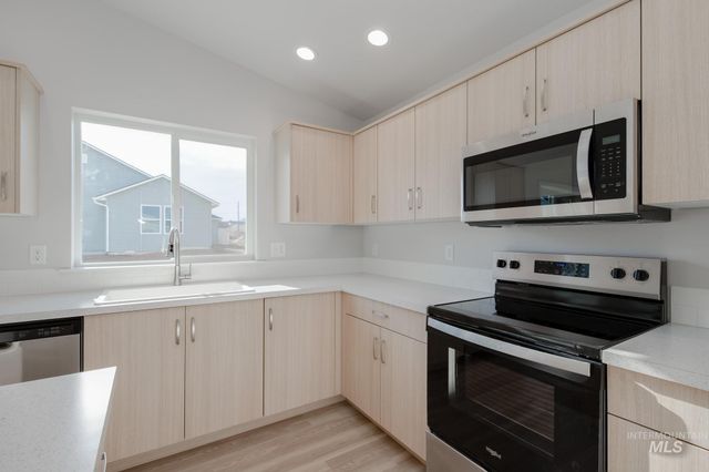 3451 E Red Maple Ct, Nampa, ID 83686