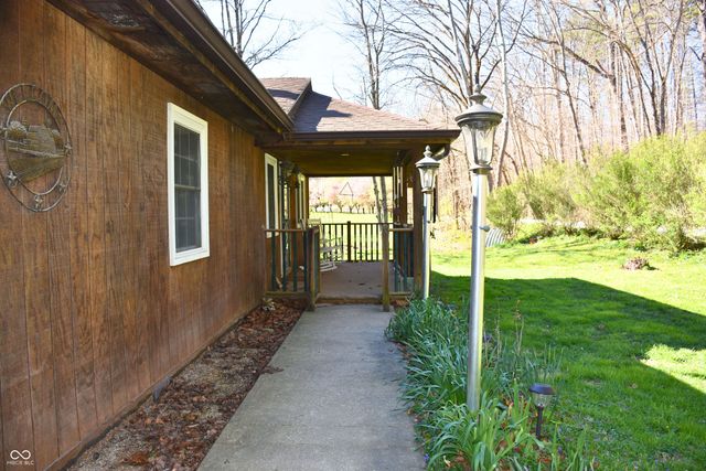 7730 Bear Creek Road, Morgantown, IN 46160