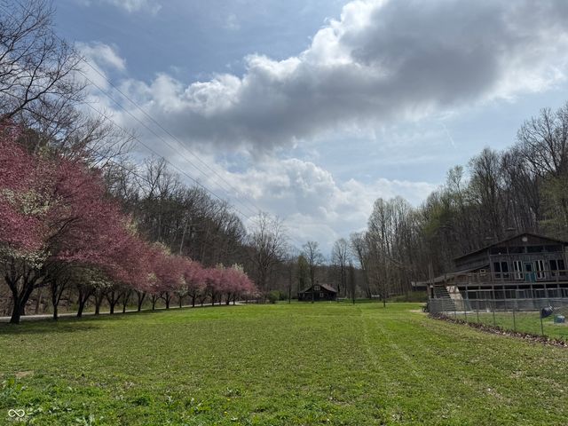 7730 Bear Creek Road, Morgantown, IN 46160