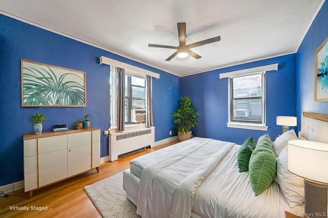 1 Town House Place 3H, Great Neck, NY 11021