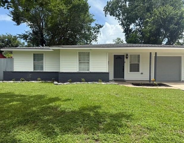 5630 Belarbor Street, Houston, TX 77033