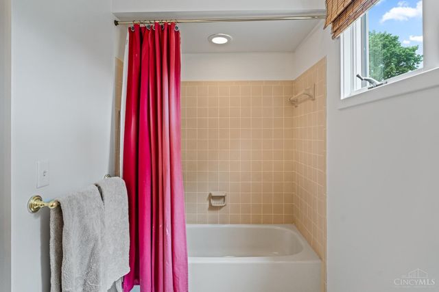 103 Bentwood Court, Blue Ash, OH 45241