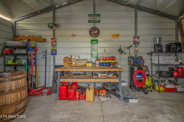 1725 Genesis Rd, Lancing, TN 37770