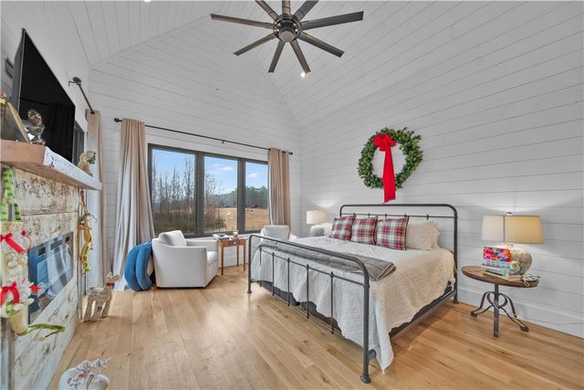 1425 S Harper Street, Laurens, SC 29360