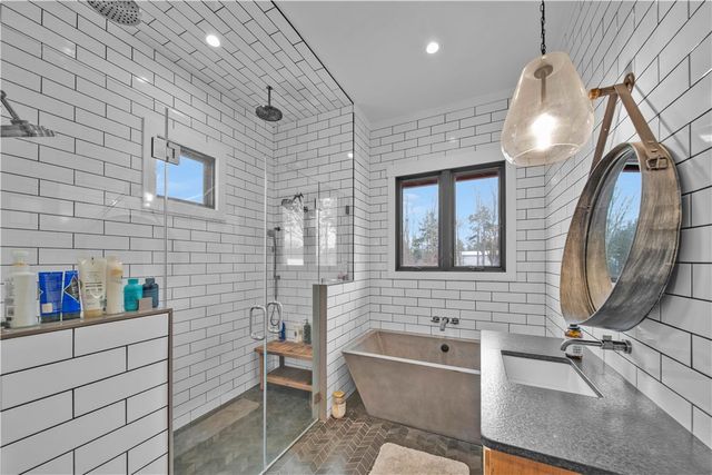 1425 S Harper Street, Laurens, SC 29360