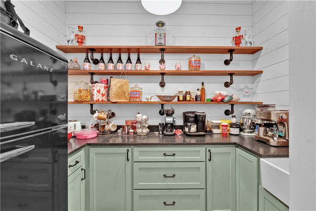 1425 S Harper Street, Laurens, SC 29360