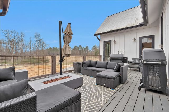 1425 S Harper Street, Laurens, SC 29360