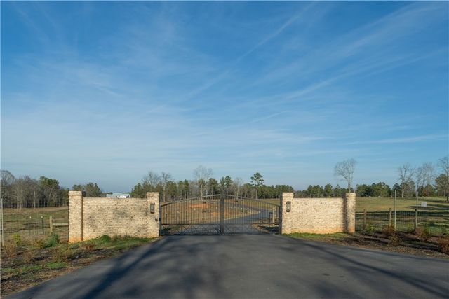 1425 S Harper Street, Laurens, SC 29360