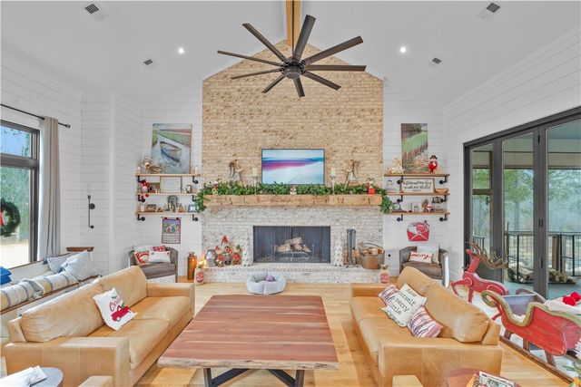 1425 S Harper Street, Laurens, SC 29360