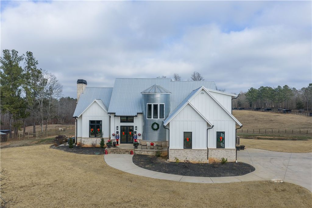 1425 S Harper Street, Laurens, SC 29360