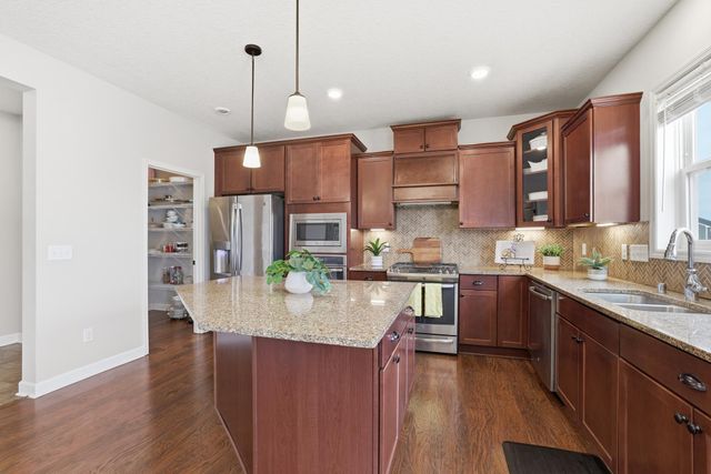 9834 Glacial Valley Alcove, Woodbury, MN 55129