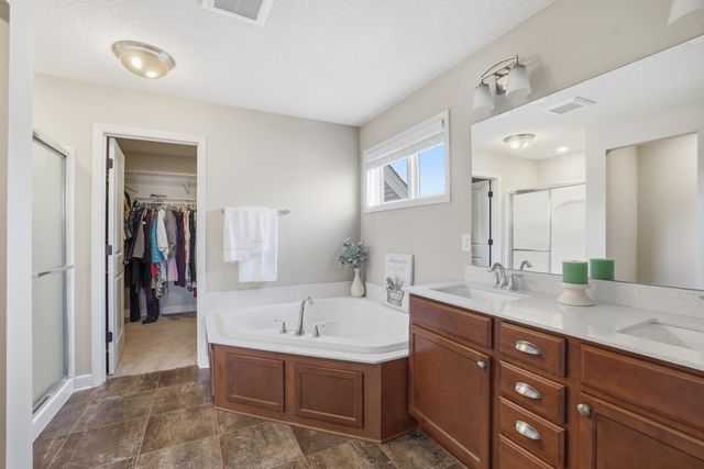 9834 Glacial Valley Alcove, Woodbury, MN 55129