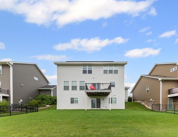 9834 Glacial Valley Alcove, Woodbury, MN 55129