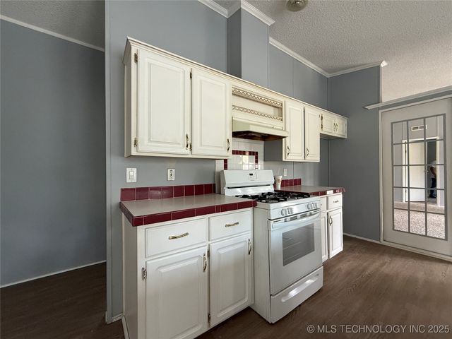 6771 W 57th Street North, Tulsa, OK 74126