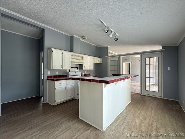 6771 W 57th Street North, Tulsa, OK 74126