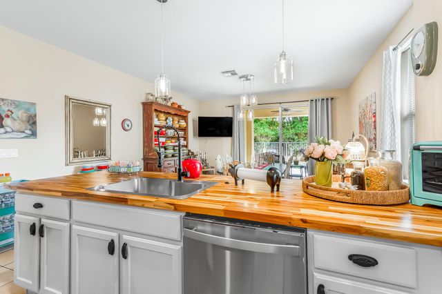 9262 Silver Glen Way, Lake Worth, FL 33467