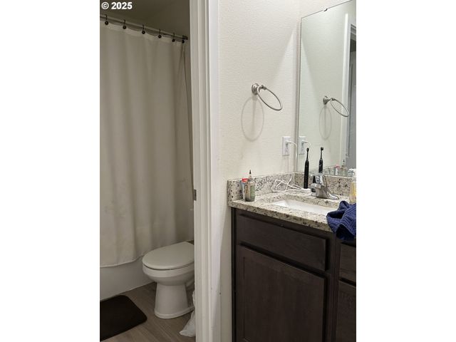 1424 W 11TH St, La Center, WA 98629