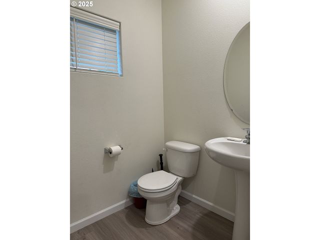 1424 W 11TH St, La Center, WA 98629