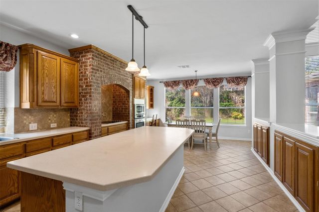 8036 Ocean Drive, Fort Worth, TX 76123