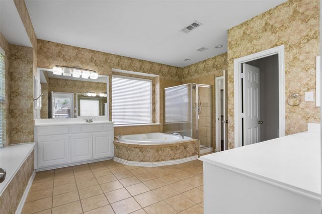 8036 Ocean Drive, Fort Worth, TX 76123