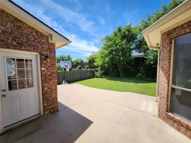 8036 Ocean Drive, Fort Worth, TX 76123