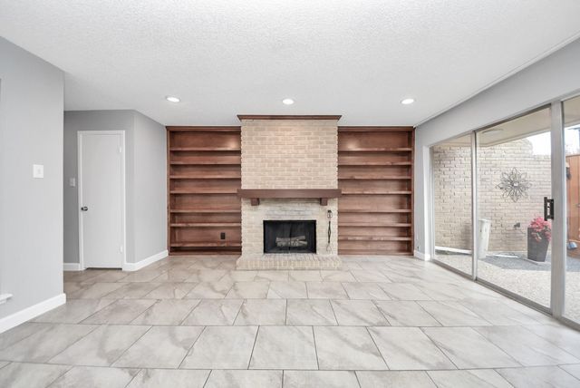 6306 S Rice Avenue, Bellaire, TX 77401