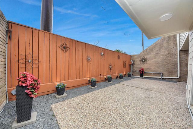 6306 S Rice Avenue, Bellaire, TX 77401