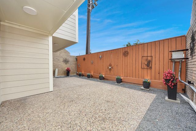 6306 S Rice Avenue, Bellaire, TX 77401